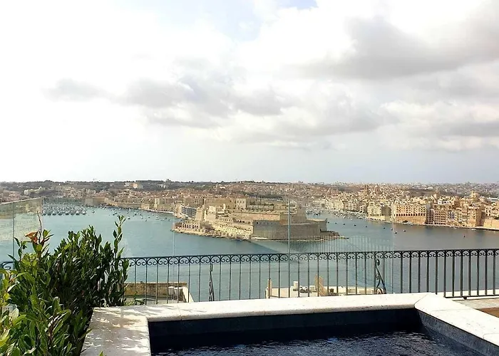 The Gomerino 4* Valletta